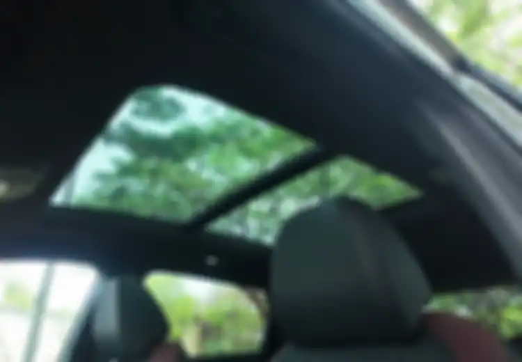 Beli Mobil Bekas Bersunroof Wajib Tahu Trik Ini Kalau Tiba-Tiba Macet