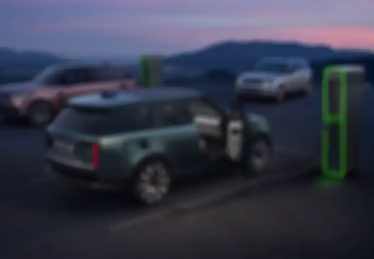 Range Rover Versi Listrik Akhirnya Meluncur, Jarak Tempuh Tembus 500 Km dan Jago Off-road