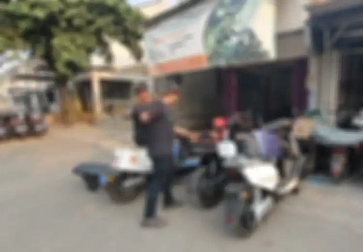 Hobi Oprek Motor Listrik Berujung Bisnis, Begini Cerita Dablong EV