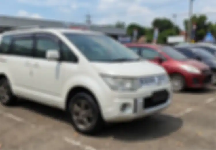 Kabinnya Luas Mitsubishi Delica 2015 Dijual Cuma Segini, Intip Daftarnya