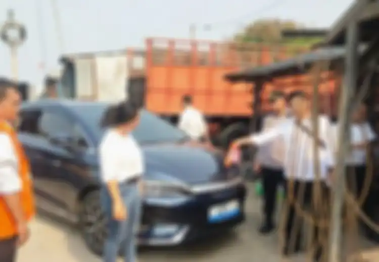Perampokan Uang WNA Rp 1,3 Miliar di Karawang, Sopir BYD M6 Terhipnotis Dua Orang Nunjuk Ban
