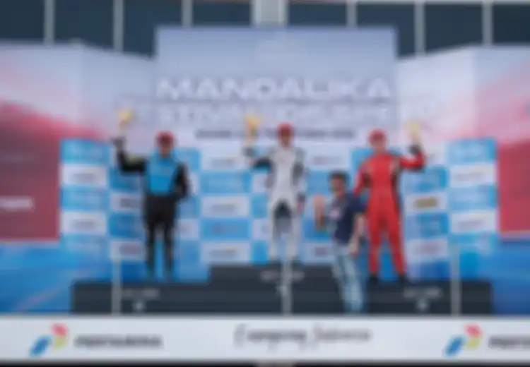 Debut Manis di Mandalika, Farrel  Rafellyno Bawa Pulang Gelar Juara Nasional ITCR 1200