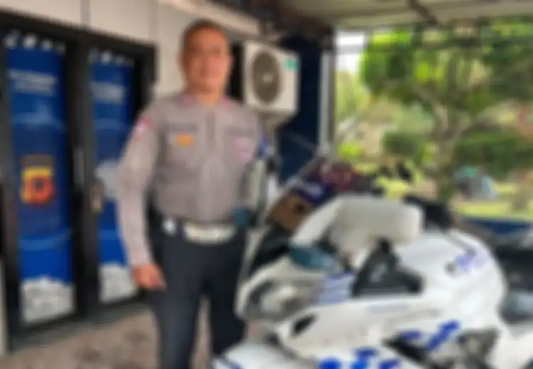 Percuma Dibuat Rapi, Anggota Polisi Ini Punya Ilmu Cepat Deteksi Pelat Nomor Palsu