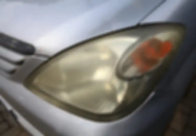 Ternyata Hal Sepele Ini Penyebab Mika Headlamp Mobil Bekas Menguning