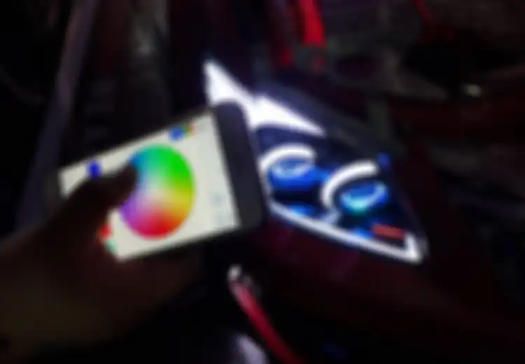 Apa Bedanya Modifikasi Lampu di Mobil Listrik dan Mobil Konvensional?