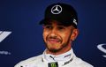Kontrak Belum Jelas, Kok Mercedes dan Lewis Hamilton Santai Banget?