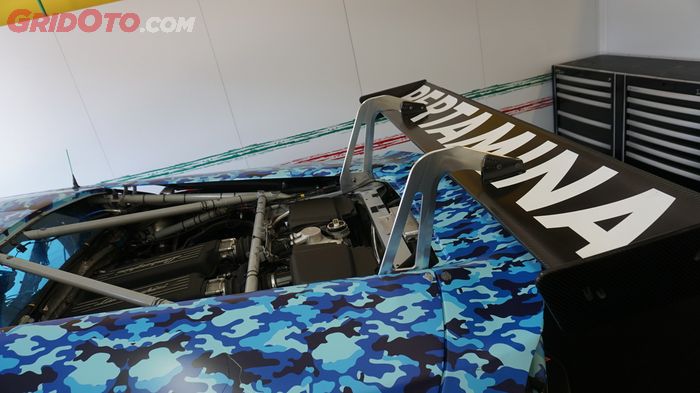 Pertamax Turbo bisa diandalkan untuk mesin supercar Lamborghini Huracan bermesin 5.204 cc yang dipakai di balap Lamborghini Super Trofeo 2018