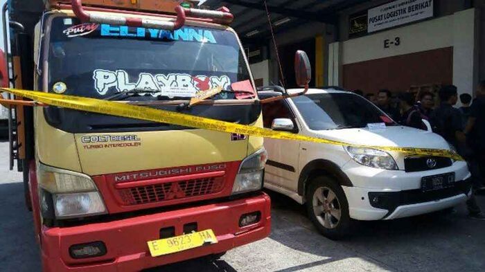 Barang bukti truk curian