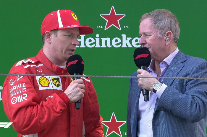 Kimi Raikkonen di atas podium GP F1 China 2018