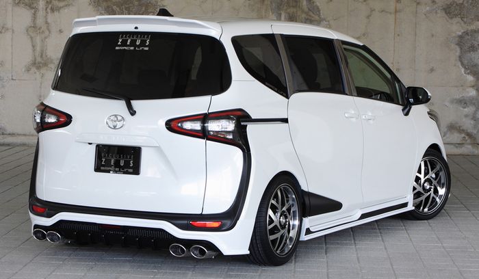 Toyota Sienta pakai body kit simple MZ Speed