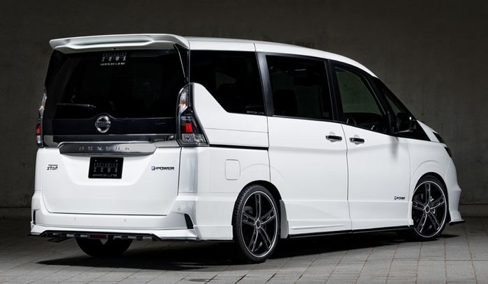 Buritan Nissan Serena Hybrid garapan M'z Speed