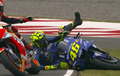 Tonton Video Marc Marquez Bikin Valentino Rossi Crash, Langsung Kena Penalti Lagi