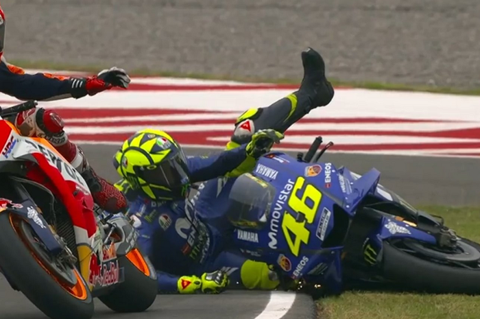 Marc Marquez bikin Valentino Rossi crash