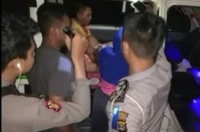 Pemudik di Lampung Timur dibantu Polisi saat mau melahirkan