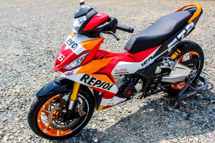 Honda Supra GTR 150 bergaya balap dan berkaki kekar