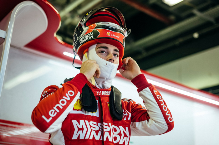 Charles Leclerc berseragam Ferrari