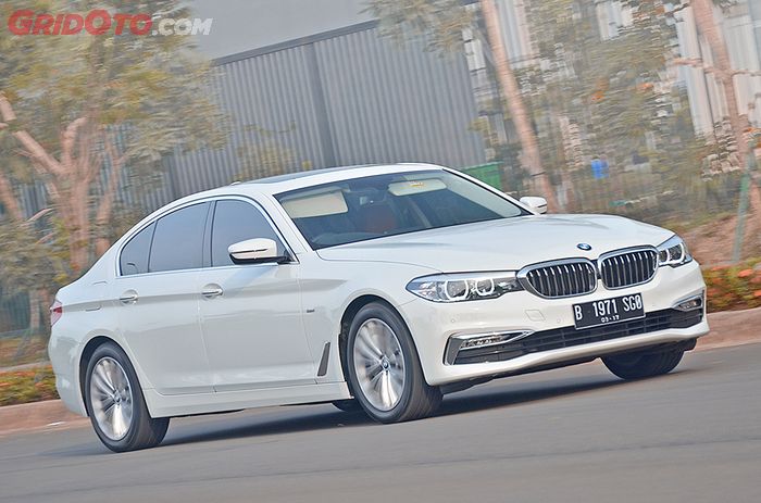 Akselerasi 0-100 km/jam BMW 530i Luxury dapat menuntaskan 6,5 detik