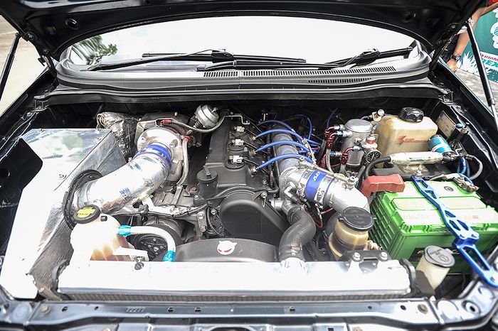 Toyota Kijang Innova 2.5 V 2011. Engine swap