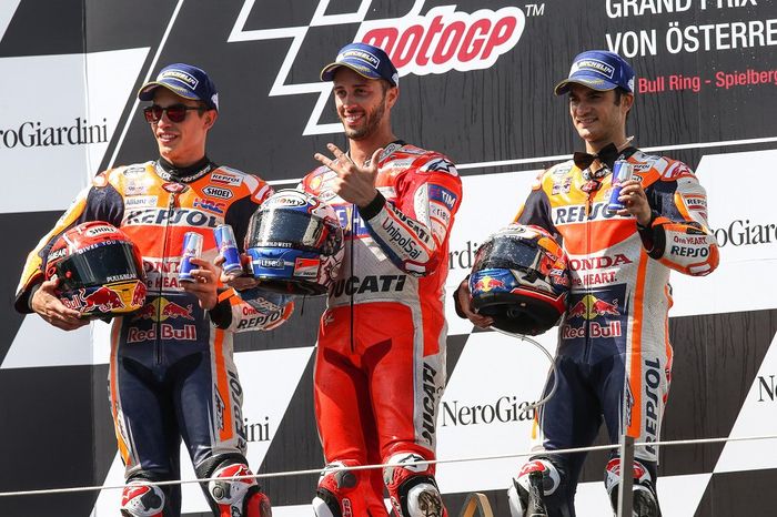 Podium MotoGP Austria 2017, Andrea Dovizioso mengalahkan dua pembalap Hnda, Marc Marquez dan Dani Pedrosa