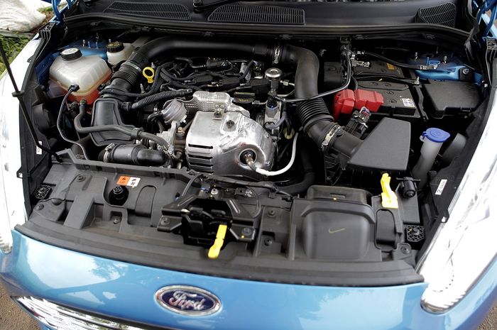 Ford Fiesta Ecoboost mengusung mesin 1.000 cc 3-silinder dengan imbuhan turbo