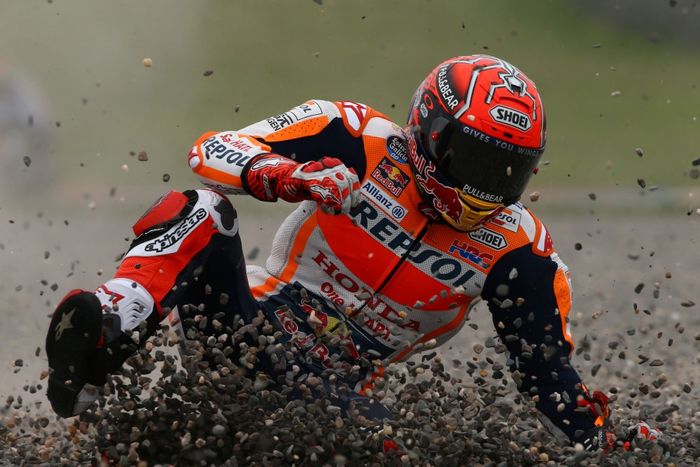 Juara dunia MotoGP empat kali Marc Marquez  27 kali crash selama MotoGP 2017