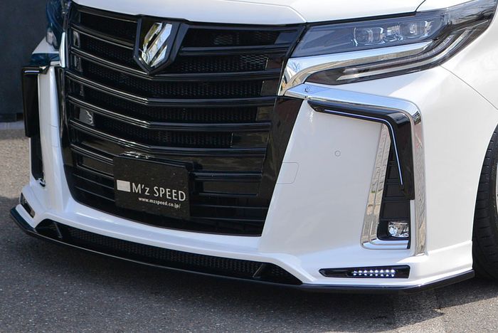 Tampilan depan modifikasi Toyota Alphard dari M'z Speed