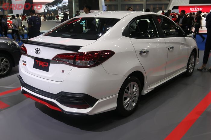 Toyota Yaris Ativ pakai aksesoris TRD