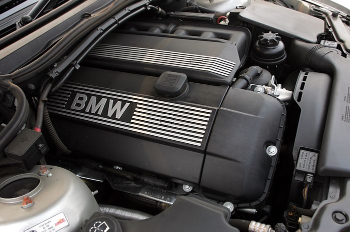 Dapur pacu BMW E46 sempat berganti beberapa kali