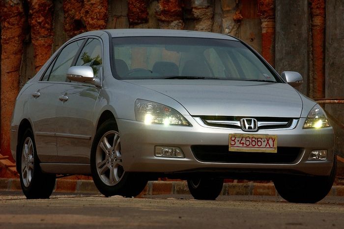 Honda Accord generasi ke-7, hadir di Indonesia pada 2003 hingga 2007