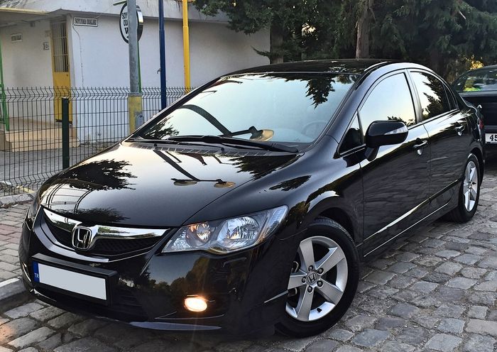 Honda Civic generasi kedelapan atau yang lebih populer disebut Civic FD