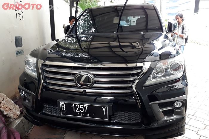 Lexus LX570