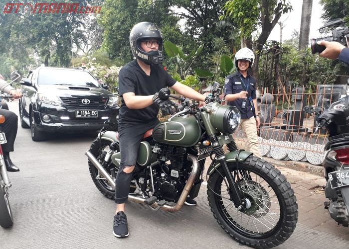 Gibran langsung tes riding motor bobber terbarunya