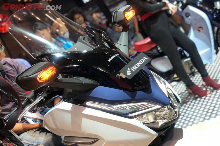 Windscreen Honda Forza 250 dapat diatur elektrik