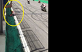 Ngilu! Wheelie Saat Start, Kaki Langsung Patah Kelindas Pembalap Lain