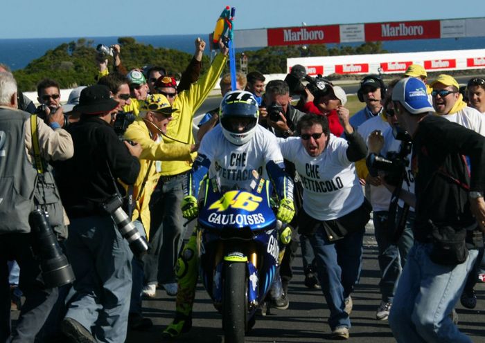 Valentino Rossi langsung bawa Yamaha juara dunia di tahun pertamanya bergabung di MotoGP 2004