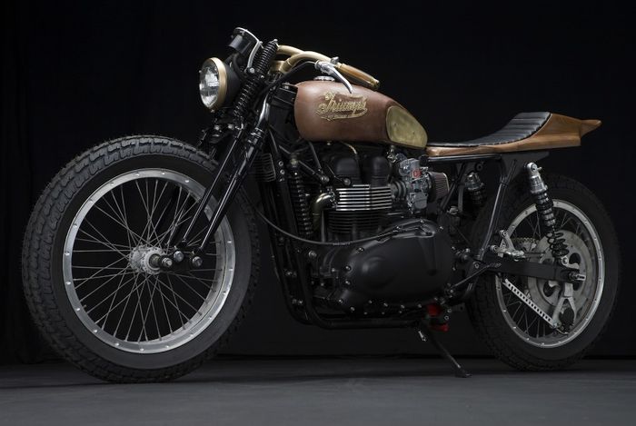 Triumph Scrambler 2013 kustom flat tracker dari Sarah lahalih dan Garage Company, dilansir oleh www.