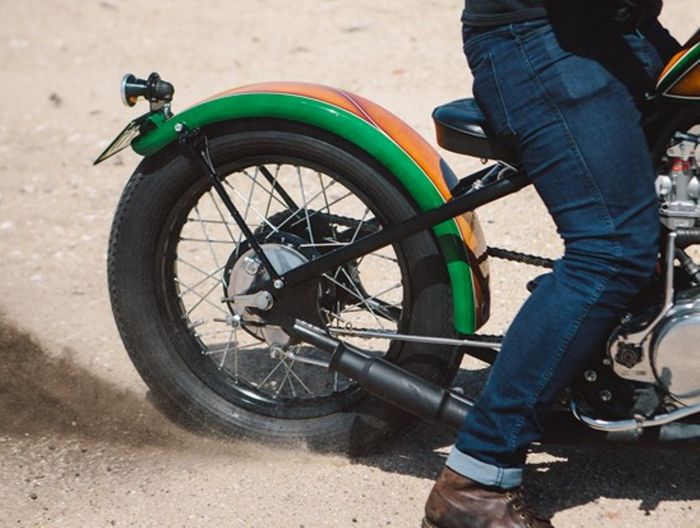 Yamaha SR400 kustom bobber dari RB Racing, dilansir oleh www.throttleroll.com