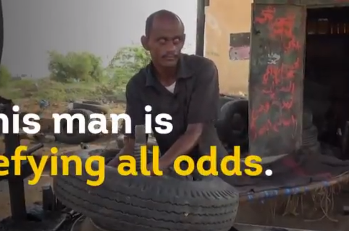 Yusuf Ibrahim, seorang mekanik sekaligus pemilik bengkel yang buta sejak lahir. Dilansir oleh AJ+