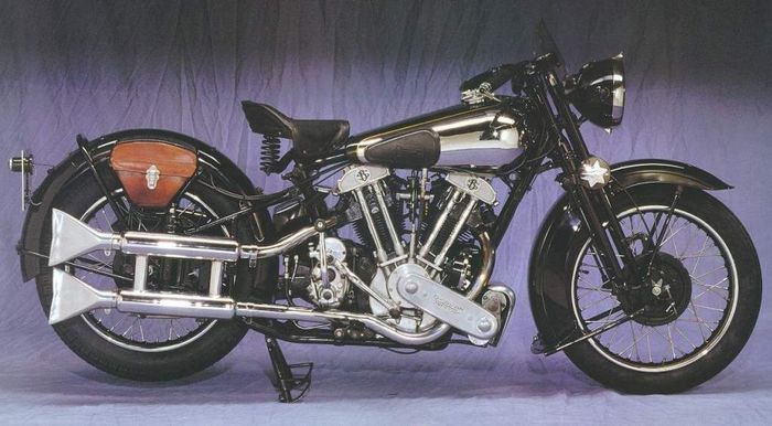 Brough Superior SS100, 