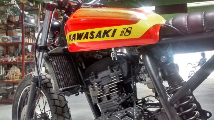 Kawasaki KLR250 custom tracker dari Triple Ocho Garage, dilansir oleh Bikebound.com
