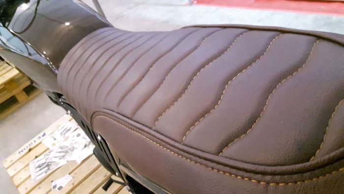 Cover jok dengan pola jahitan klasik yang divariasi