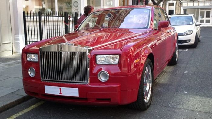Rolls-Royce berpelat nomor 