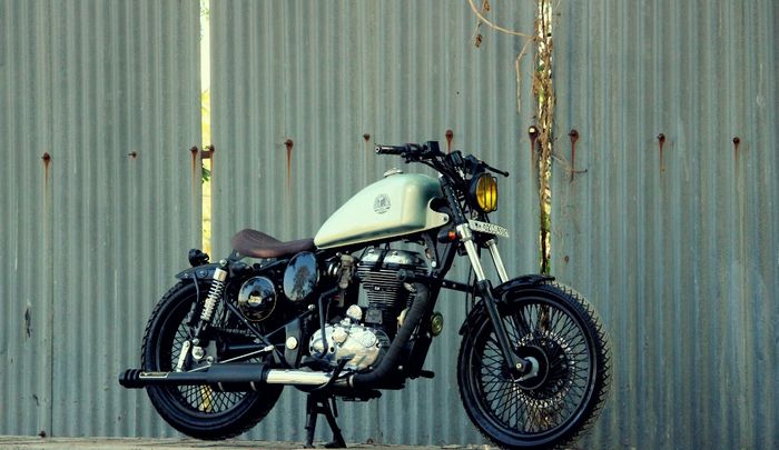 Royal Enfield Classic 350 custom bobber dari Jedi Customs