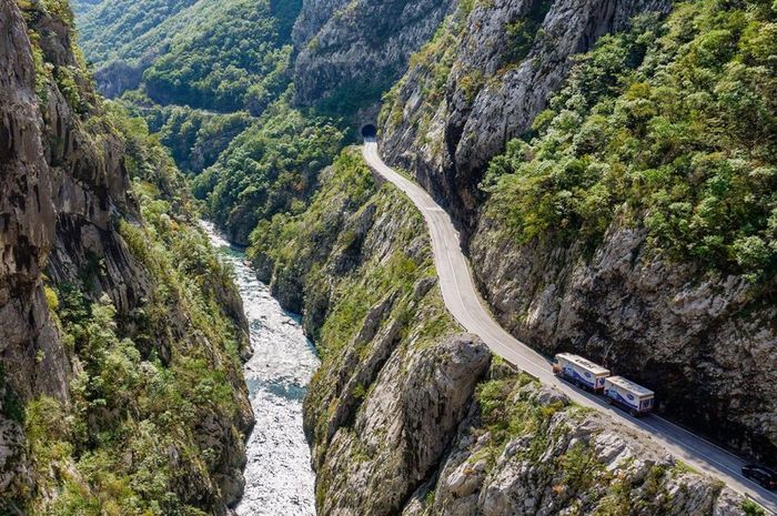 Moraca Canyon Road di Bosnia