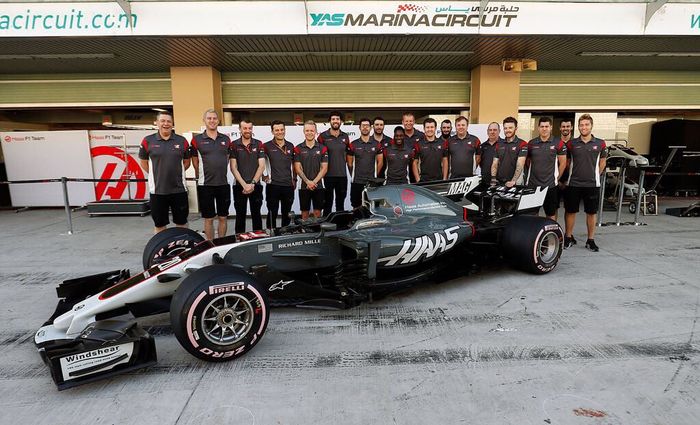 Tim Haas yang menggunakan mesin Ferrari, dihubungkan dengan Maserati