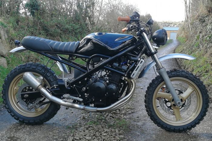 Suzuki Bandit 250 custom scrambler dari Dengra Racing Machines