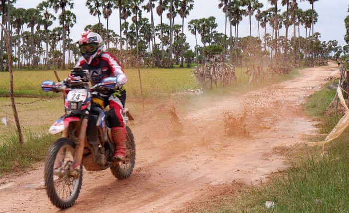 Keduanya manjadi peserta dalam ajang Asia Cross Country Rally (AXCR)