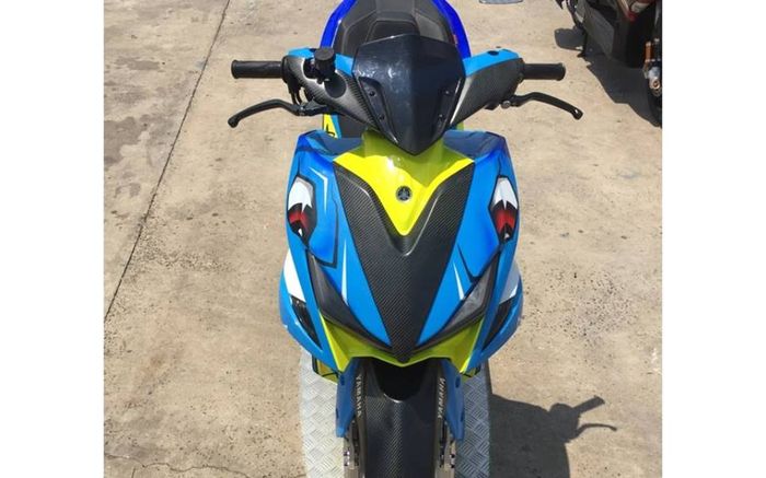 Yamaha Aerox 155 modif racing look ber-livery &ldquo;Shark&rdquo; milik Valentino Rossi