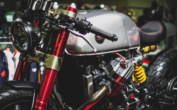 Honda CX500 custom cafe racer dari Sacha Lakic