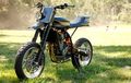 Supermoto Dianggap Pasaran, KTM Ini Pilih Baju Flat Tracker Biar Unik